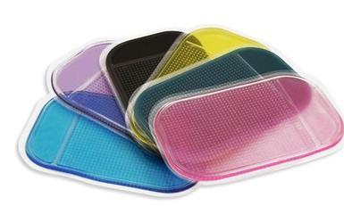 東莞市百兆塑膠制品 專業訂做卡通硅膠餐墊與PVC滴膠杯墊，助力品牌形象提升